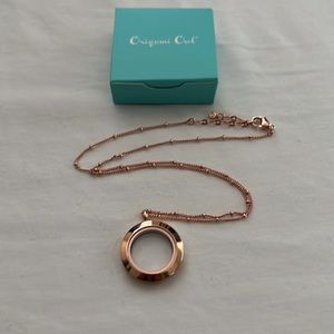 Origami Owl rose gold locket & 18in chain